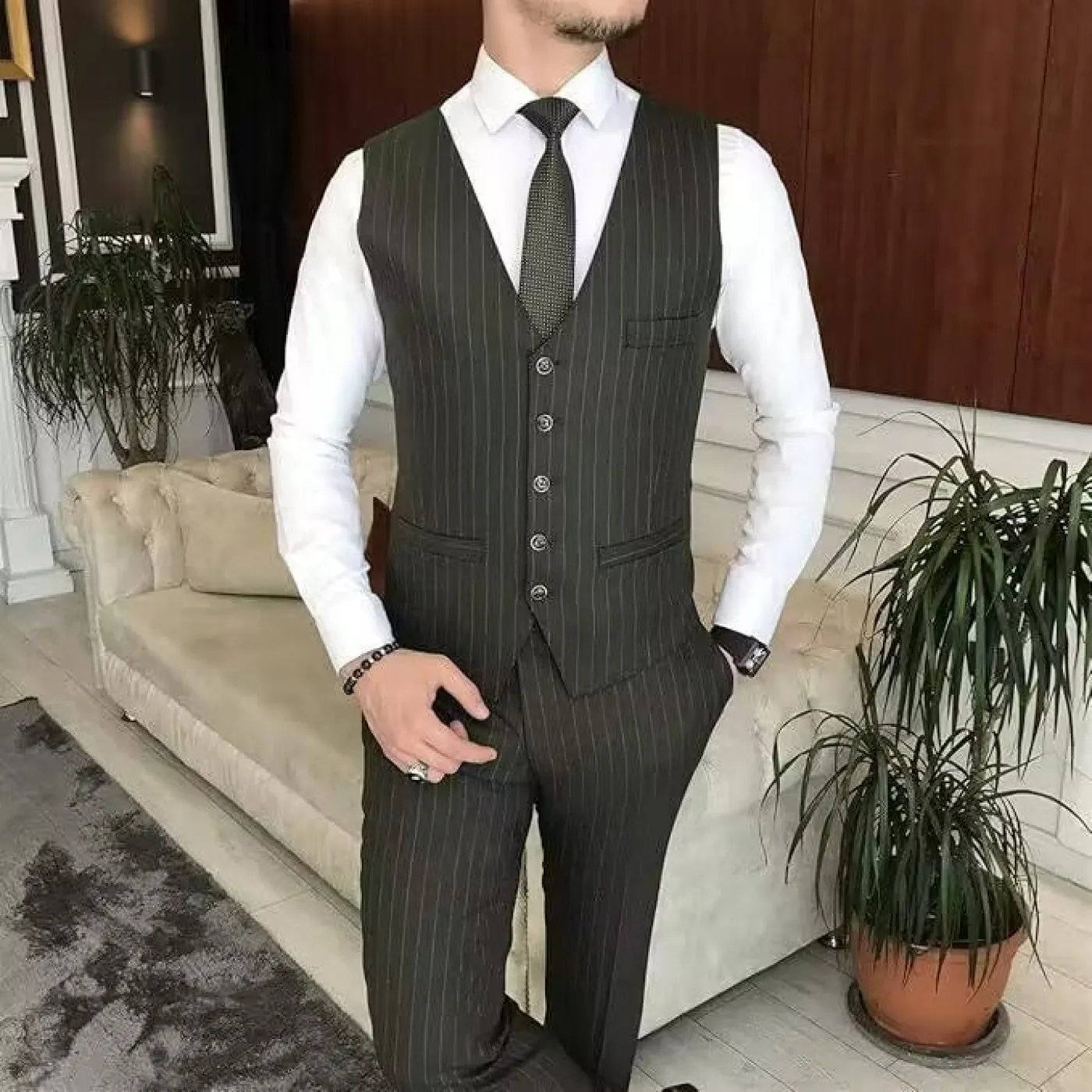 Fashion Men's 3 Pieces Slim Fit Striped Peak Lapel Tuxedos (Blazer vest Pants)