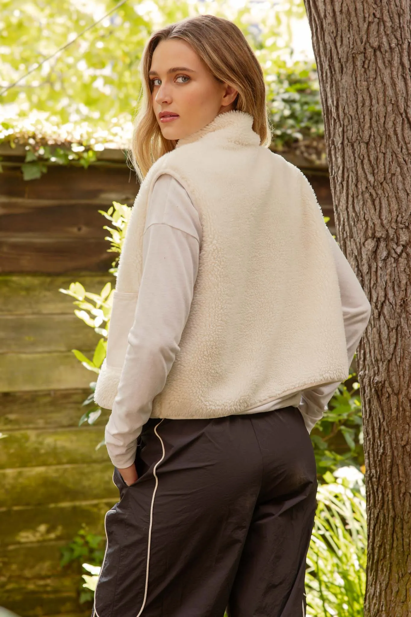 FLEECE ZIP UP VEST WITH POCKETS