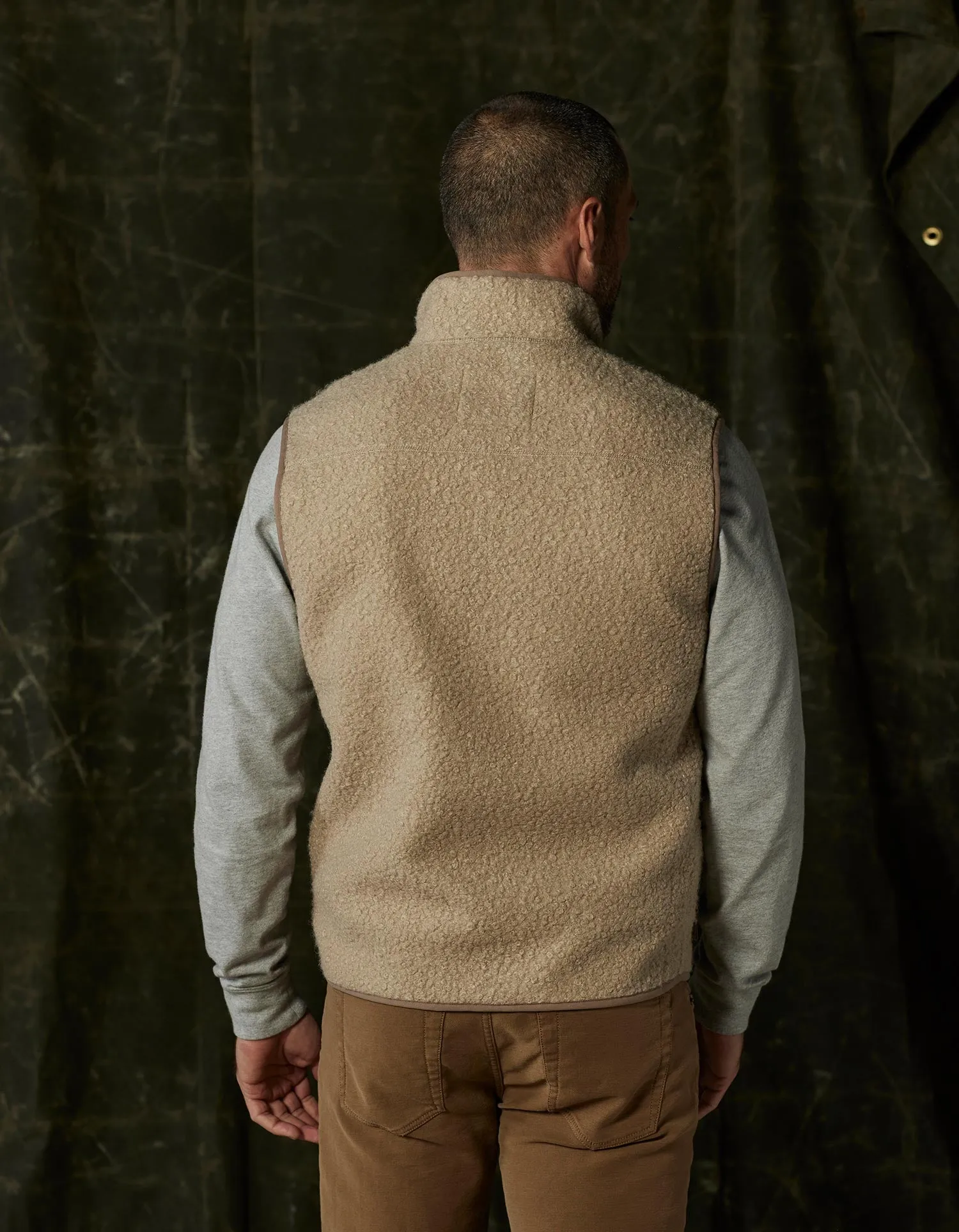 Highland Fleece Vest in Oat