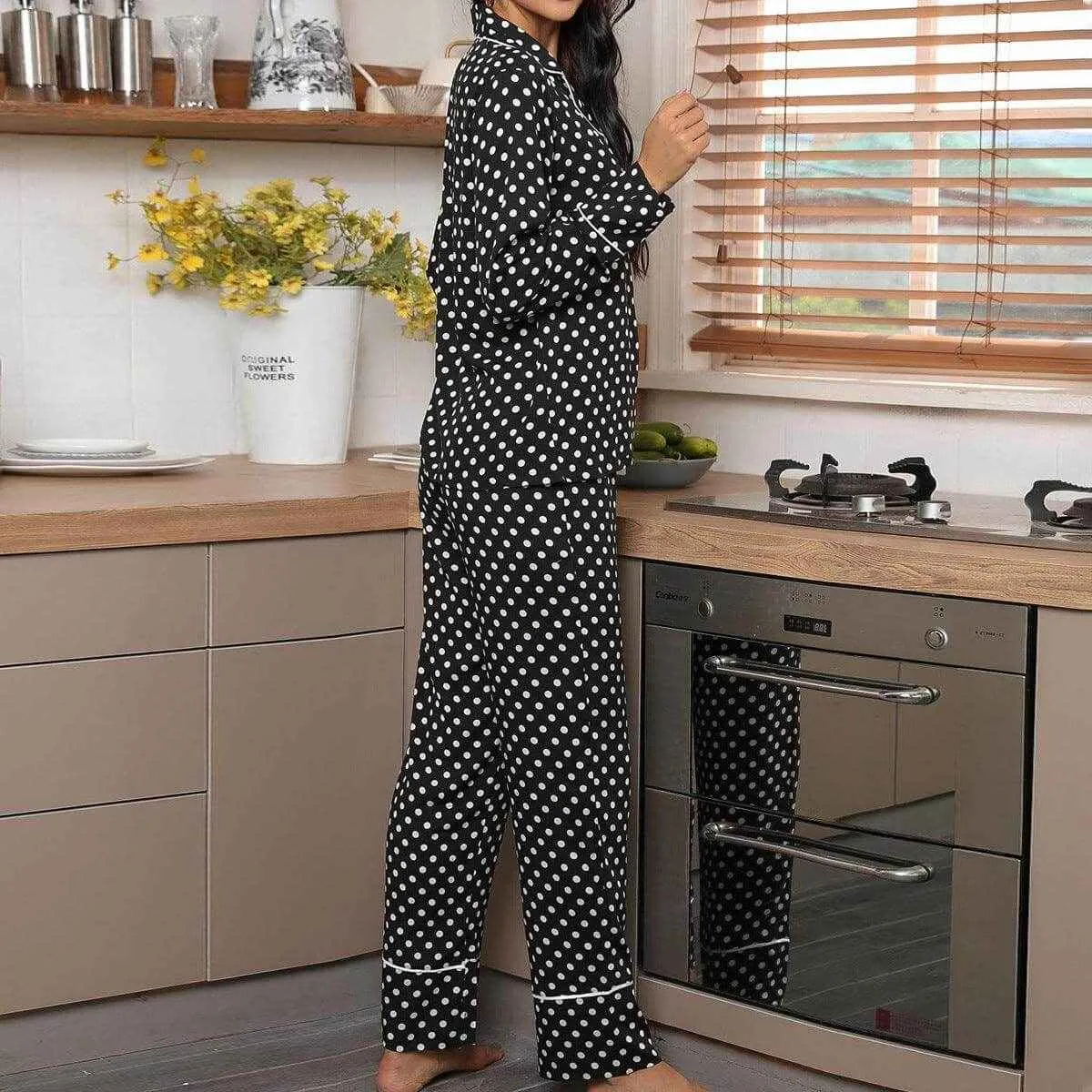 Ladies' Polka Dot Printed Long-sleeved Two-piece Pajamas Set