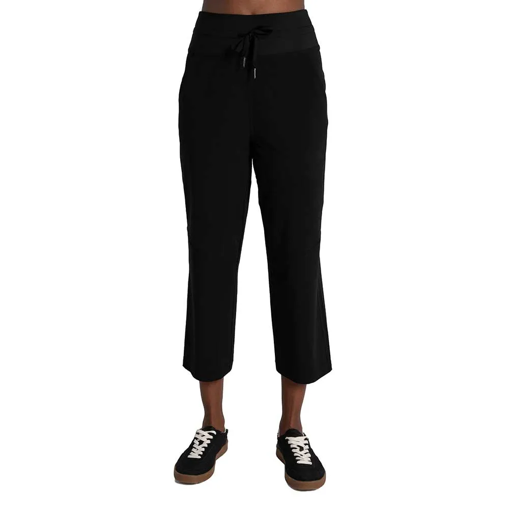 Women's Momentum Crop - Black Beauty
